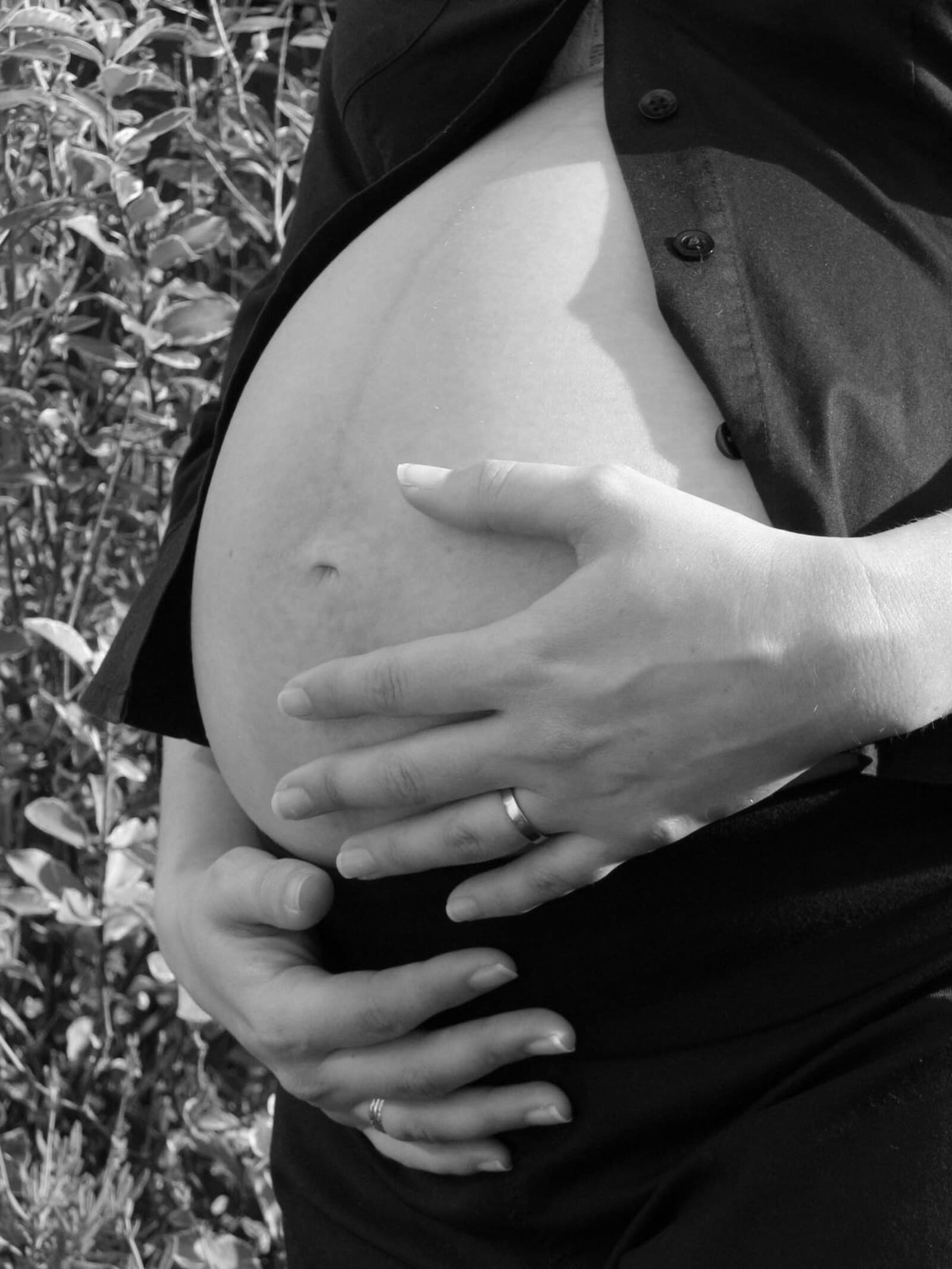 Maternity portrait in black and white